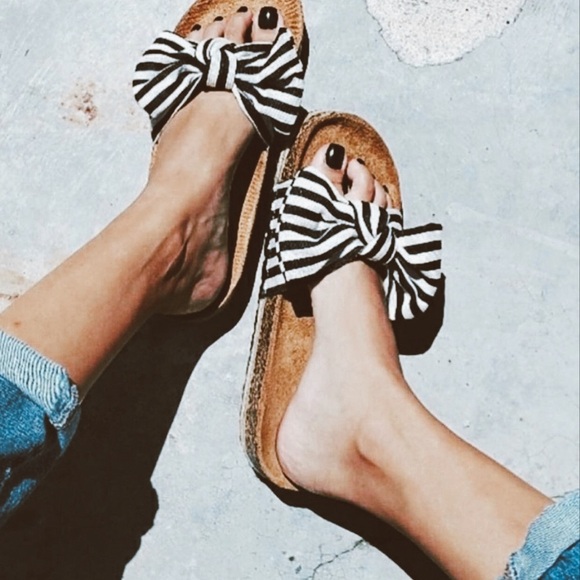 🍒 Vegan Suede BOW Slides 🍒 ***RED ONLY*** - Picture 4 of 6